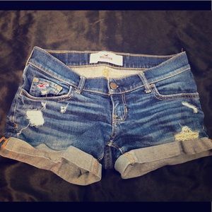 00 Hollister ripped jean shorts